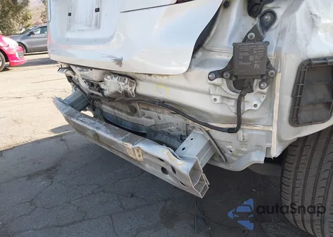 2020 Toyota C-Hr Xle z USA, uszkodzony, nr VIN JTNKHMBX8L1083805